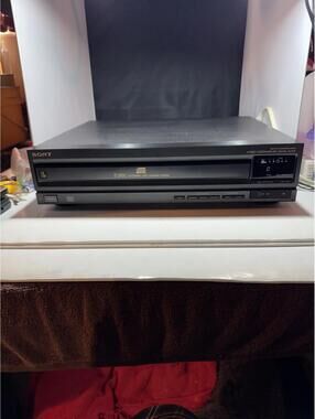 Sony CDP-C401 5 Disc CD Changer Player 4x Oversampling Digital Filter Vintage